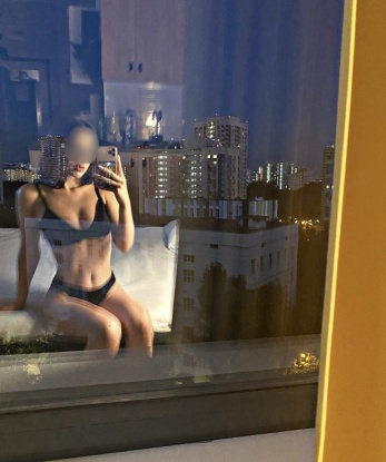 Живу в Москве и открыта для интимных встреч в столице. У меня есть все, чтобы ты почувствовал себя полностью удовлетворенным - соблазнительное тело, нежные губы и безграничная страсть. Я мастерски владею искусством секса и готова предложить тебе широкий спектр услуг - от классического секса до экзотических практик. Взгляни на мои фотографии и прочитай отзывы, они говорят сами за себя. Давай сделаем наше свидание незабываемым! 😉 2378, 21 год